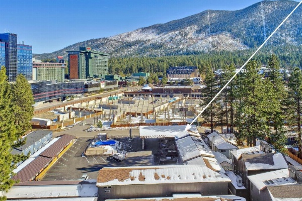 Blue Jay Lodge image 20