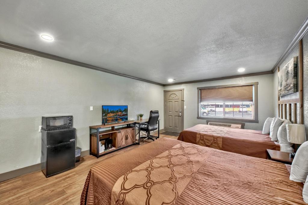 Standard 2 Queen Bed Non-Smoking